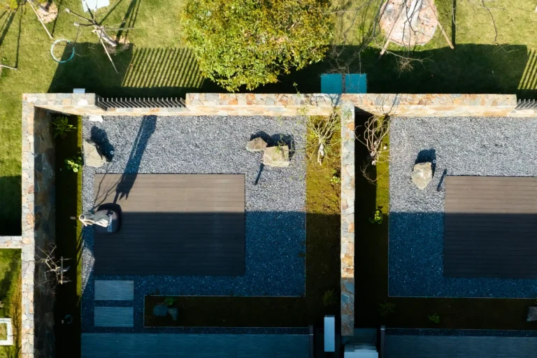 Water Mirror Hotel - bamboo decking