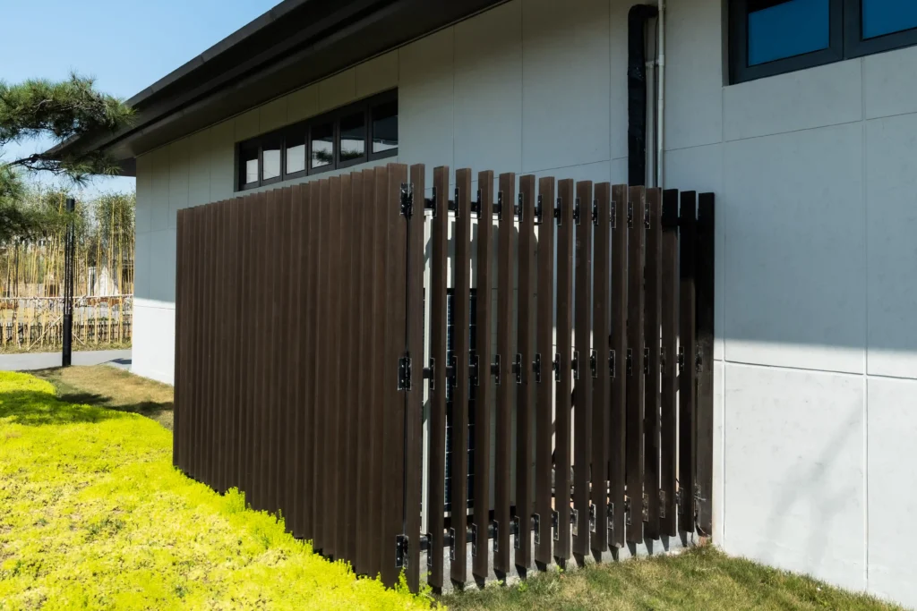 Water Mirror Hotel- bamboo panel